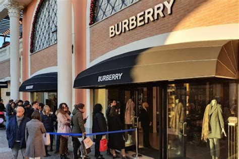 burberry outlet roma castel romano facebook